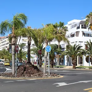 apartamentos-funchal-los-cristianos-tenerife.in-canary-islands.com/
